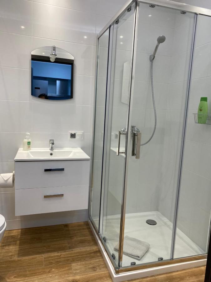 2 Tyskie Apartamenty Z Ogrodkiem Тыхы Экстерьер фото