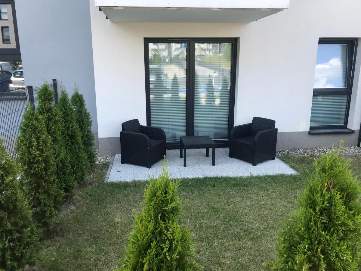 2 Tyskie Apartamenty Z Ogrodkiem Тыхы Экстерьер фото