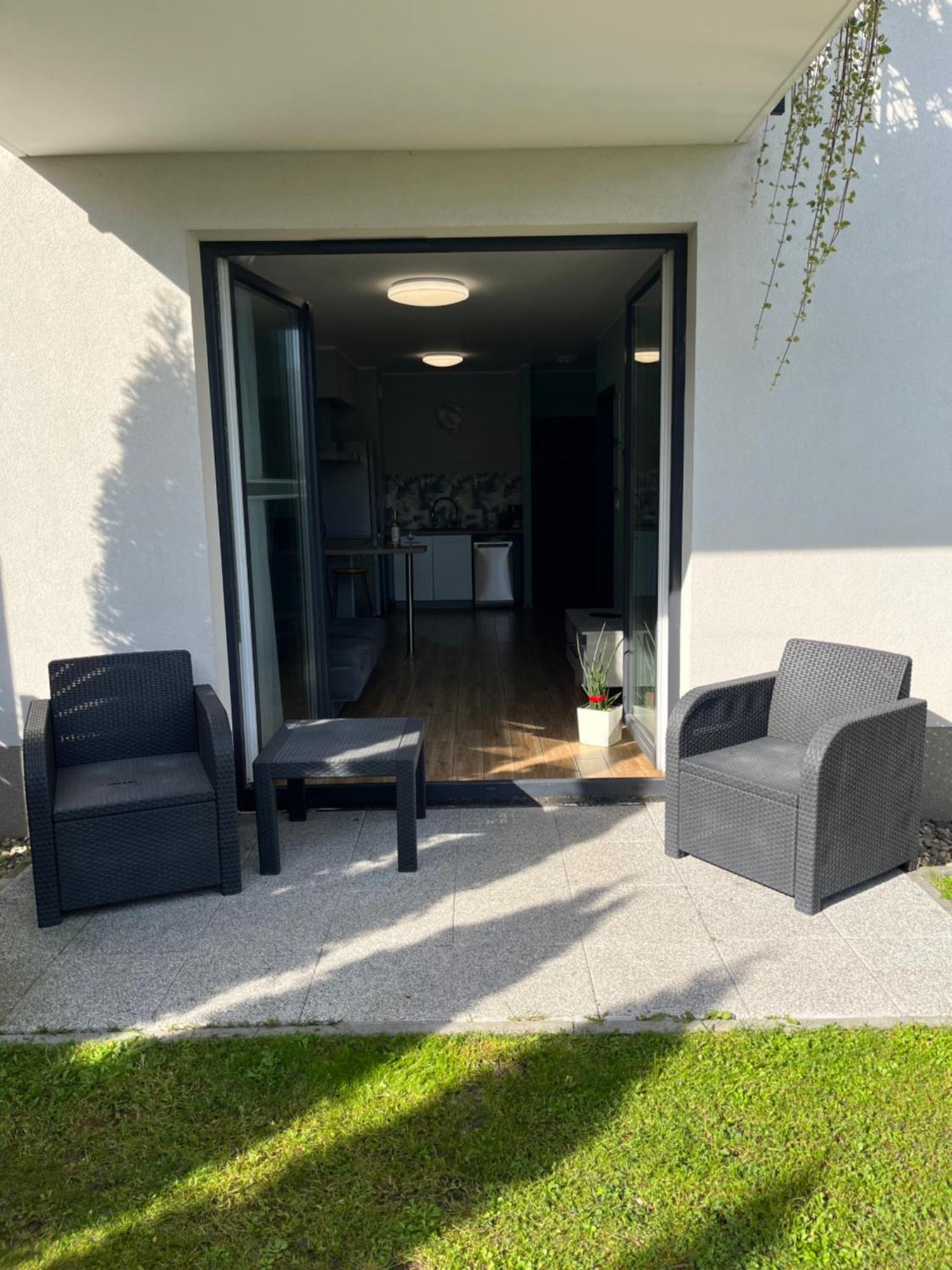 2 Tyskie Apartamenty Z Ogrodkiem Тыхы Экстерьер фото